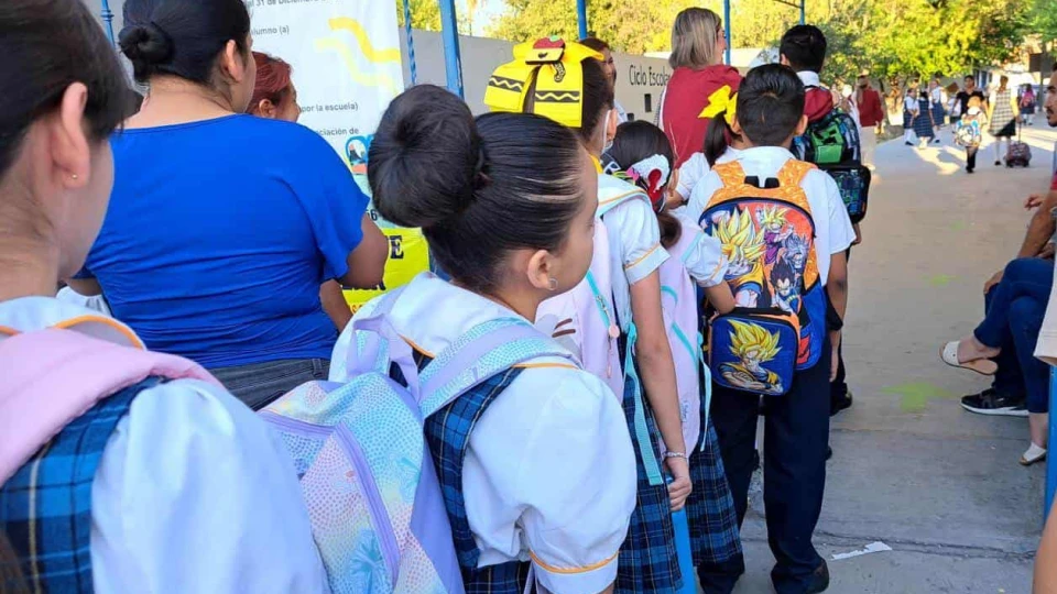 Demandan no sacrificar educación por Mundial