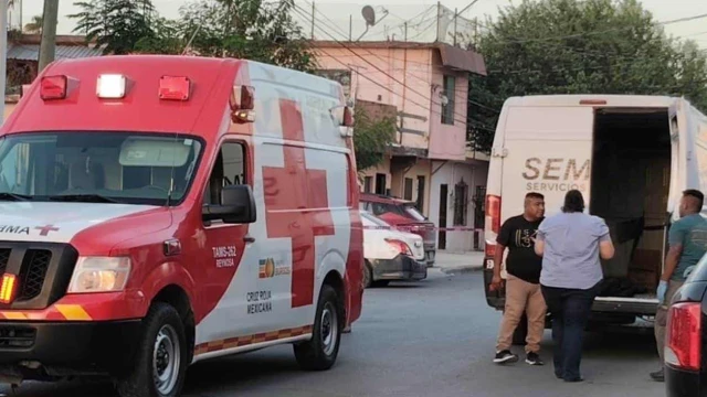 Muere niña tras caer en cubeta con agua