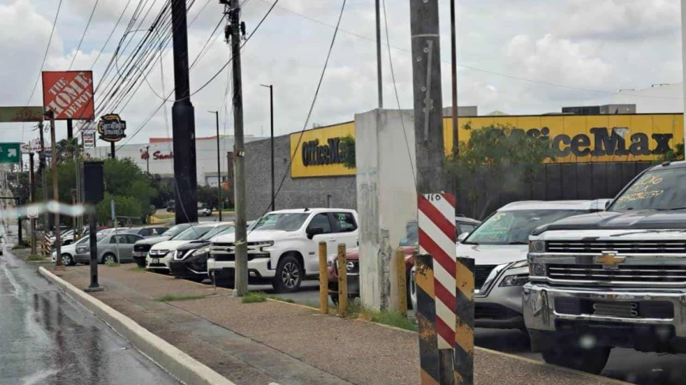 Informales dominan la venta de autos usados