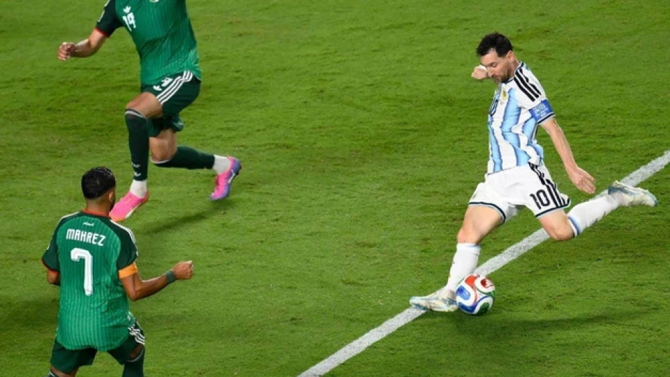 Messi marca historia al anotar triplete en su sexto Mundial