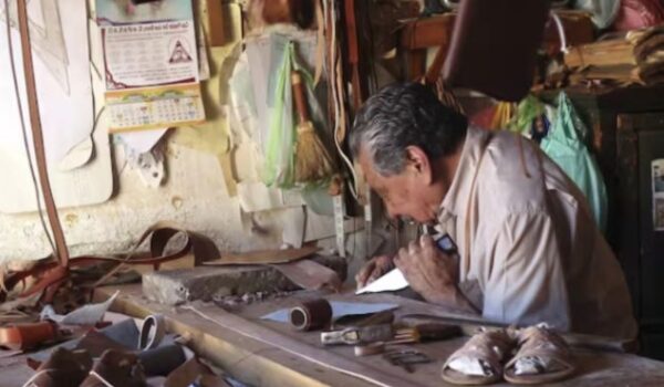 Prohíben que maquiladoras importen telas, ropa y calzado