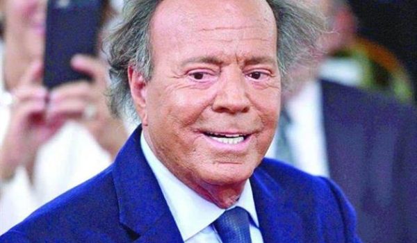 Julio Iglesias responde a acusaciones de abuso sexual en su contra