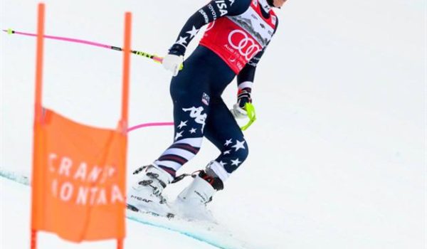 Lindsey Vonn cae y se lesiona la rodilla antes de Juegos Olímpicos