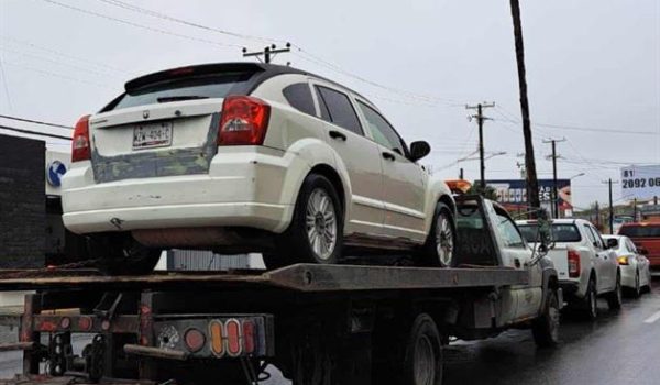 Suspenden a tránsitos hacer arrastre de autos