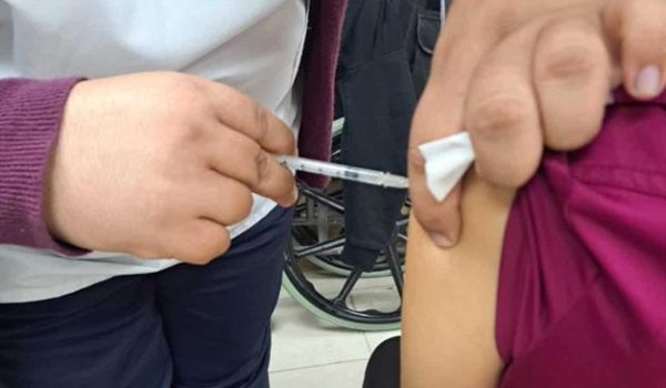 Llama IMSS a completar esquemas de vacunación