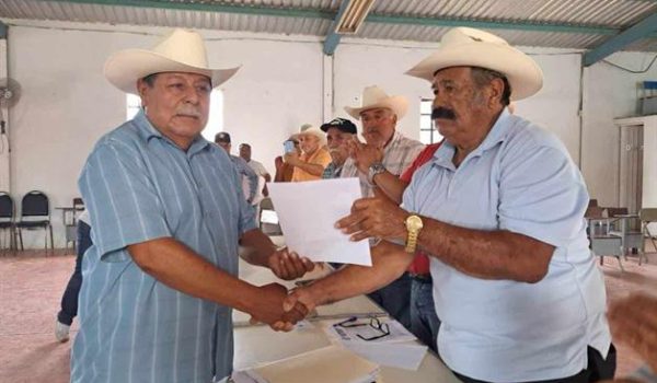 Se disputan liderazgo campesino