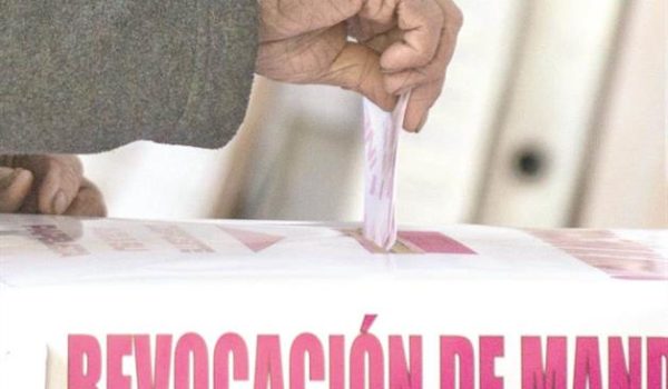 Buscan revocación de mandato