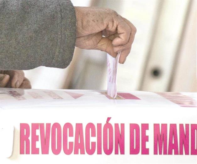 Permitirá a ciudadanos saber si quieren o no que los gobernantes sigan en esos cargos, ahora votando para que dejen sus puestos, señala Rómulo Pérez Sánch