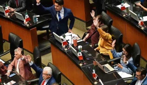 Tipifican como violencia laboral que mujeres perciban menor salario