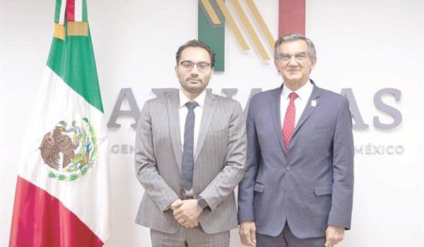 Se reúne Américo con nuevo titular de Aduanas