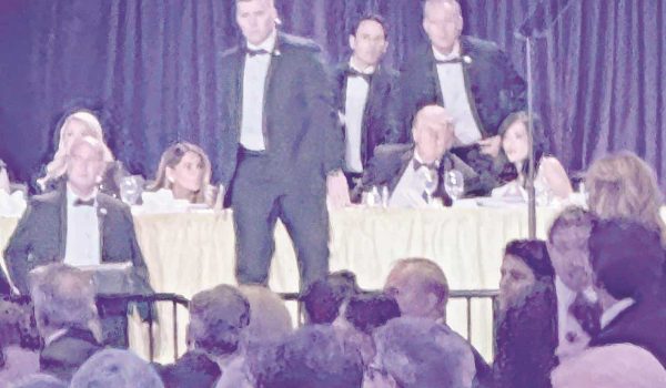 Atacante dejó escritos de odio