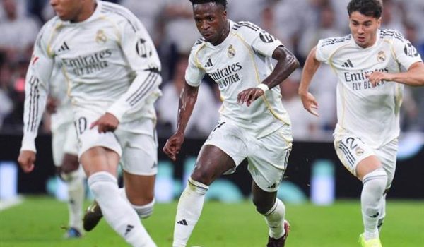 Mbappé y Vinícius sacan al Real Madrid de mala racha
