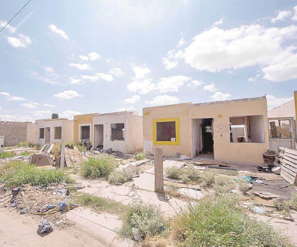 La distancia, la inseguridad y la falta de servicios frenan ventas y rentas; siguen autorizando nuevos fraccionamientos, advierten especialistas