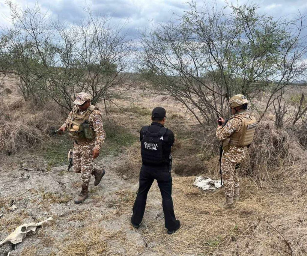 Elementos de la Guardia Estatal, Marina y Pemex detectaron conexiones ilegales en ductos sobre la carretera Tampico-Mante; el área fue resguardada para maniobras de sellado.