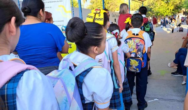 Demandan no sacrificar educación por Mundial