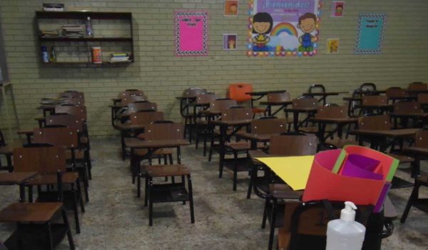 Adelantan megapuente ¡y vacían las escuelas!