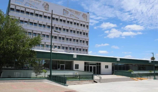 Denuncian acoso laboral y presunta corrupción
