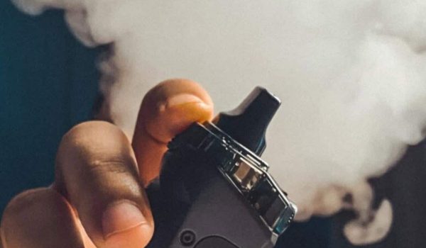 Alertan por alza de vapeadores entre los adolescentes