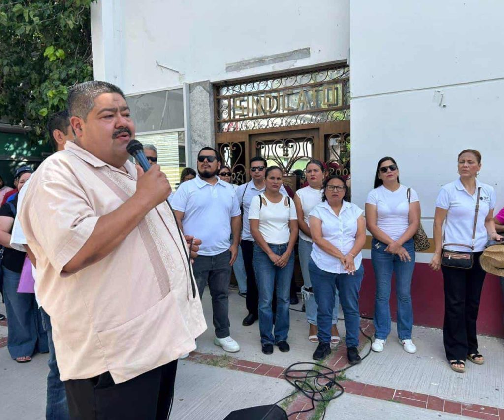 Tras más de un mes de protesta, docentes retiraron el campamento y otorgaron mes y medio para que autoridades atiendan las deficiencias denunciadas