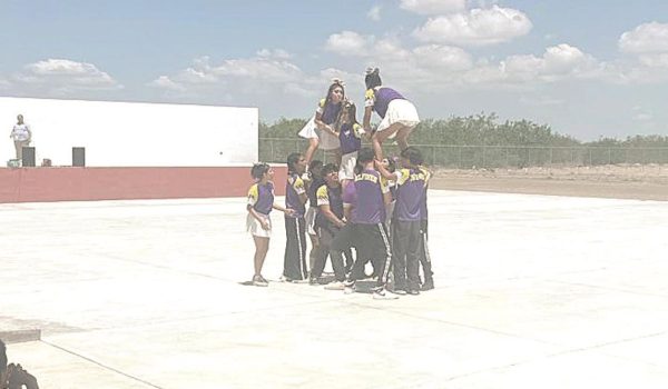 Sheinbaum responde a solicitud en escuela
